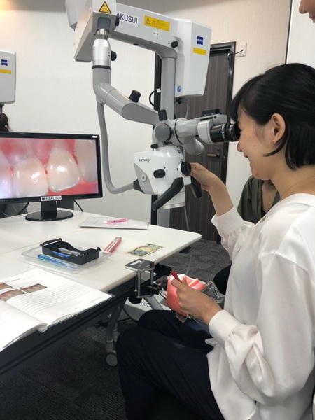 歯科衛生士のためのマイクロスコープセミナーを受講